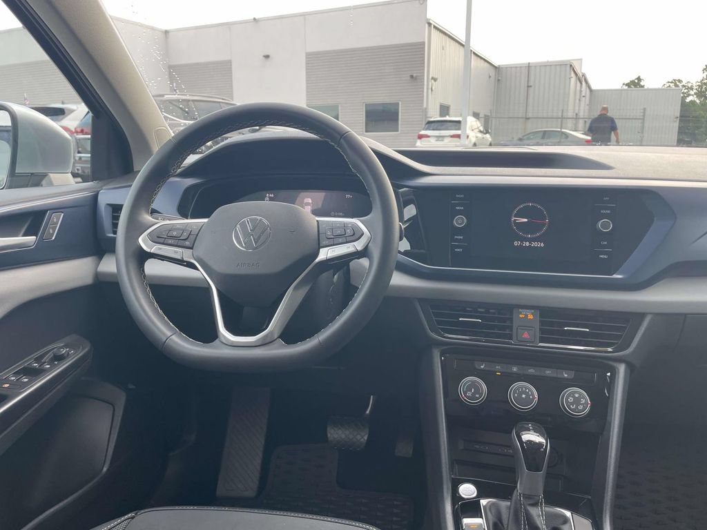 Certified 2023 Volkswagen Taos SE FWD image 15