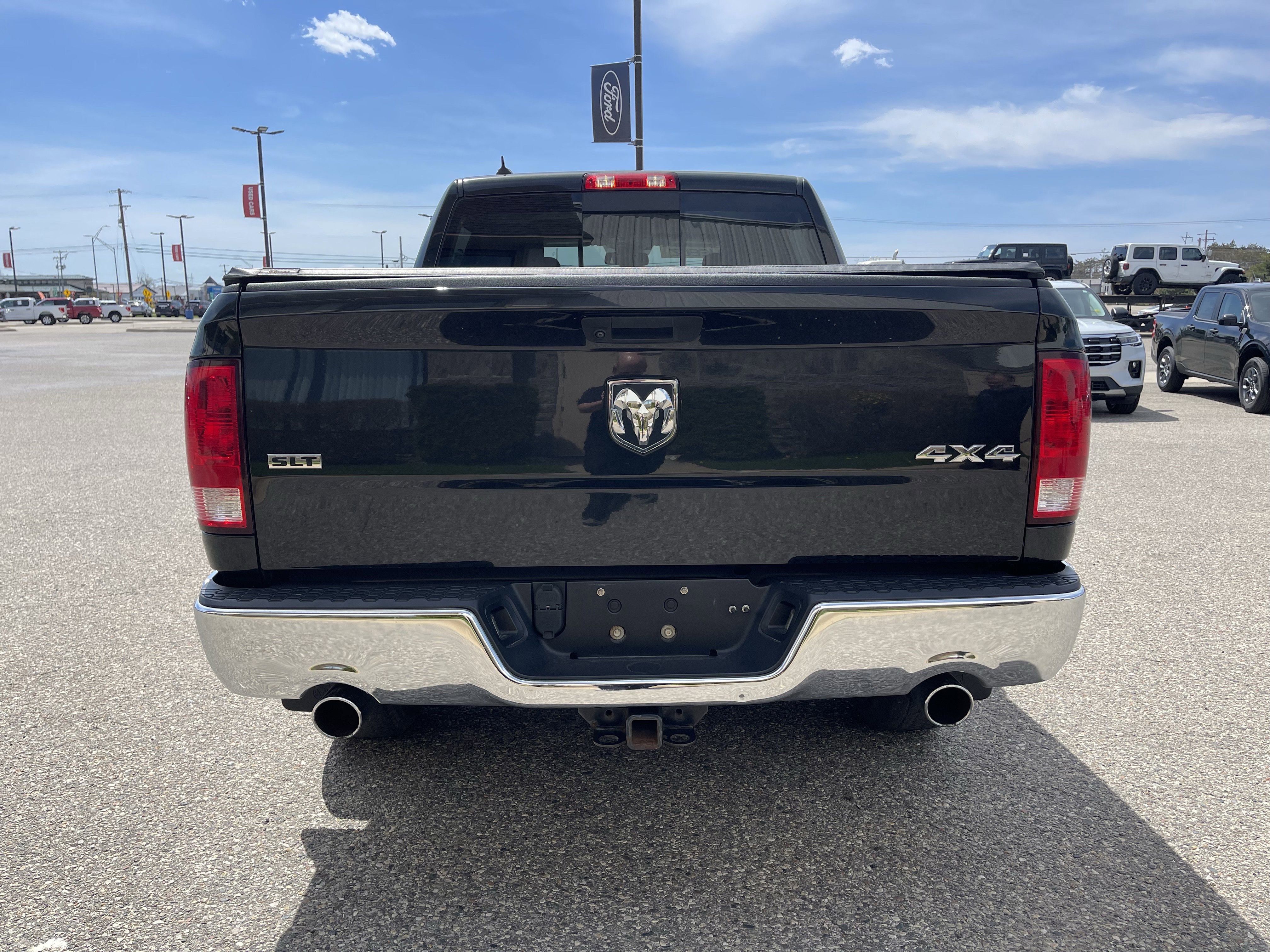 Used 2019 RAM 1500 Classic SLT w/ SLT Plus D￩cor Group AWD/4WD image 5
