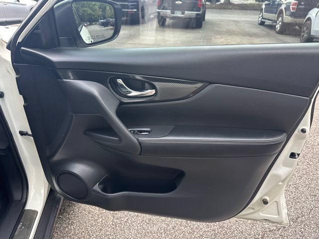 Used 2018 Nissan Rogue SL FWD image 16