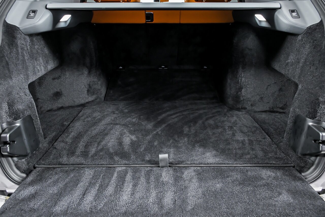 Used 2025 Rolls-Royce Cullinan image 16