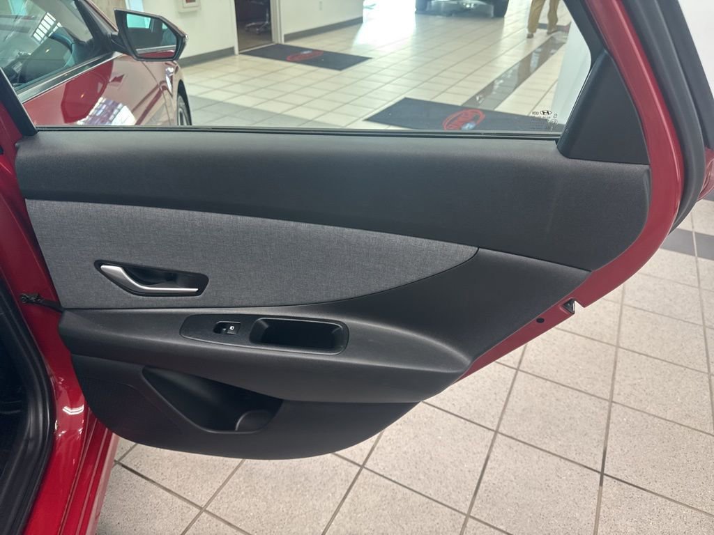 Used 2021 Hyundai Elantra Limited w/ Cargo Package image 21