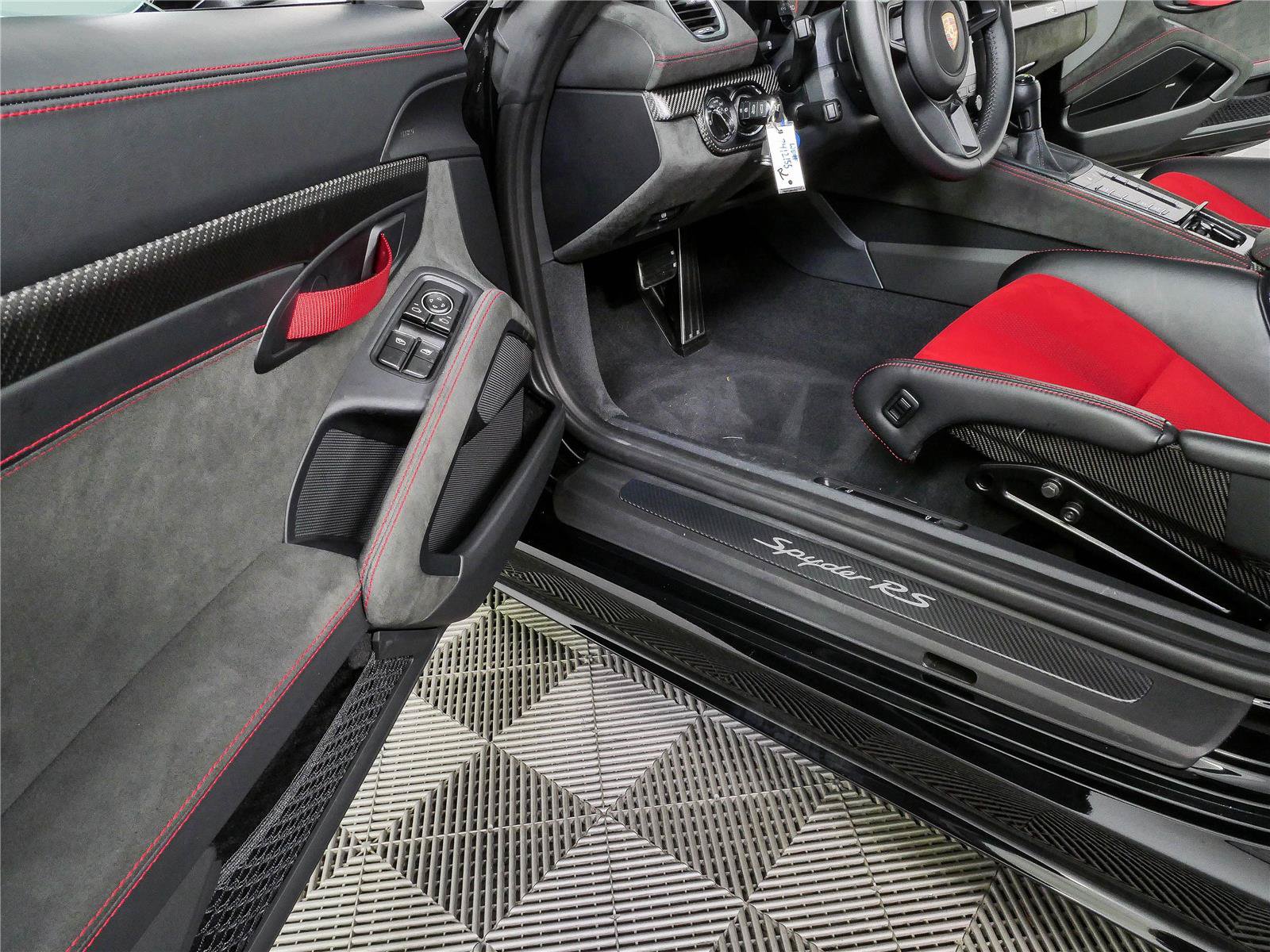 Certified 2025 Porsche 718 Boxster Spyder RS w/ Weissach Package RWD image 8