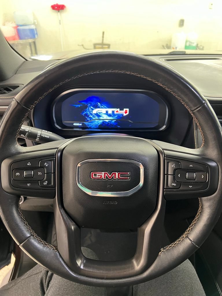 Used 2023 GMC Yukon AT4 AWD/4WD image 11