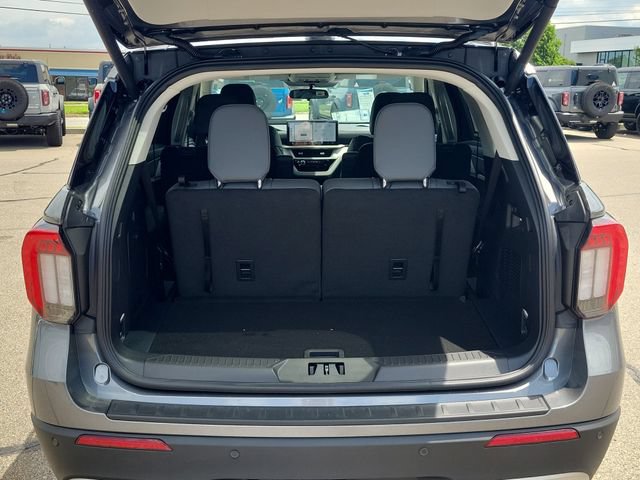 New 2026 Ford Explorer Active w/ Active Comfort Package AWD/4WD image 8