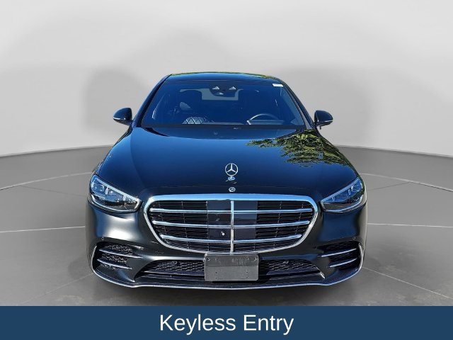 Used 2022 Mercedes-Benz S 580 4MATIC Sedan w/ AMG Line Package image 10