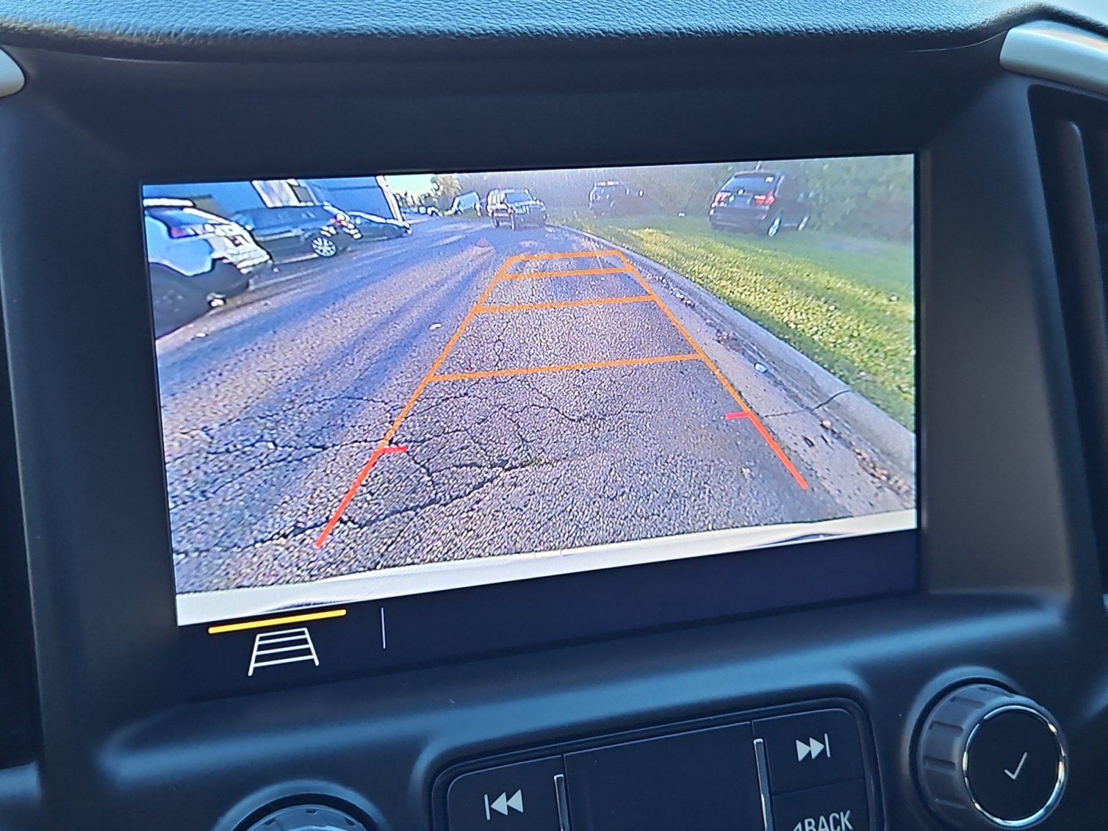 Used 2021 GMC Terrain SLE w/ Driver Convenience Package FWD image 17