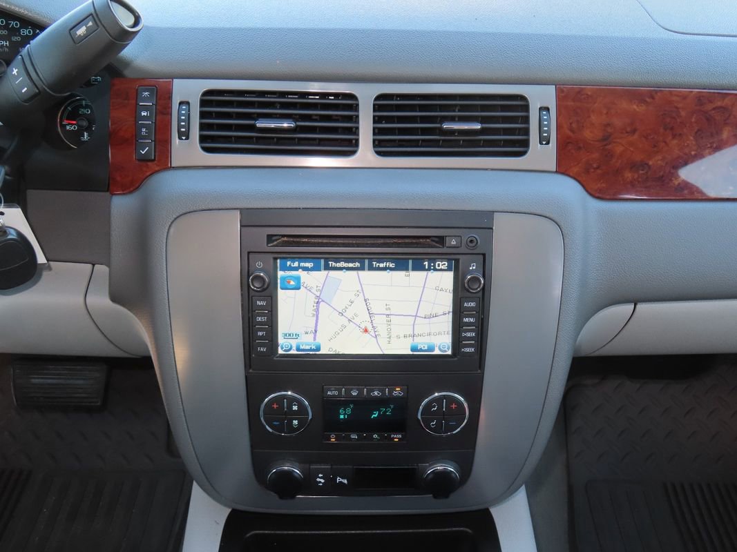 Used 2010 GMC Sierra 3500 SLT w/ SLT Convenience Package image 19