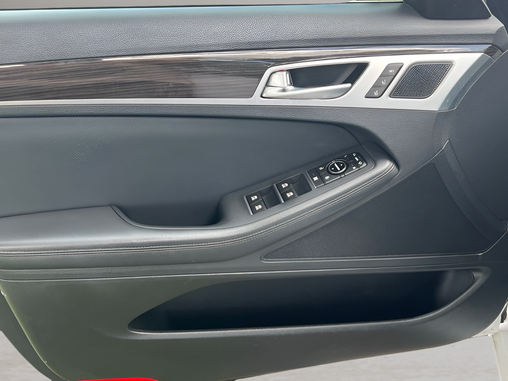 Used 2019 Genesis G80 3.8 RWD image 16