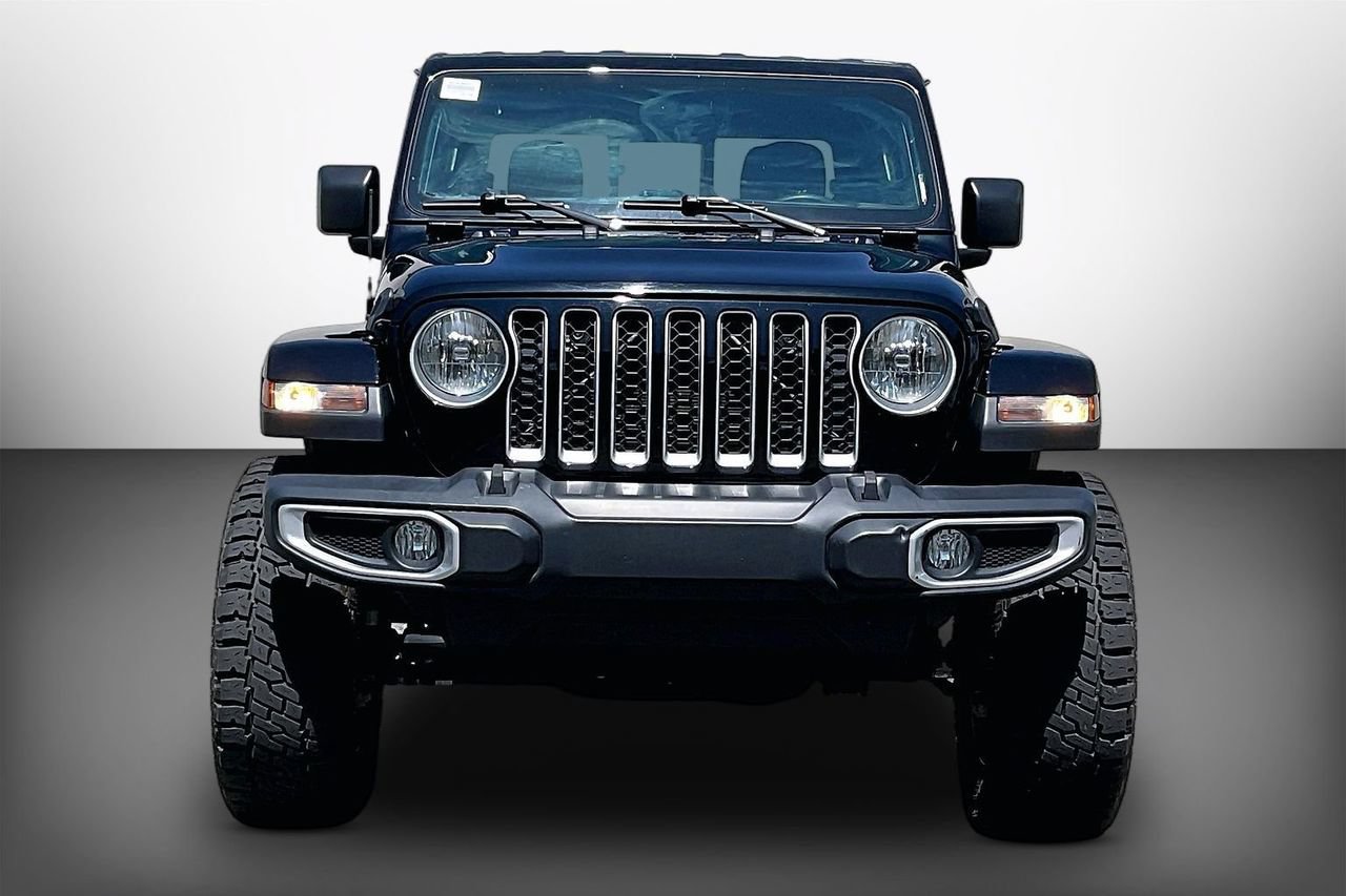 Used 2023 Jeep Gladiator Overland AWD/4WD image 3
