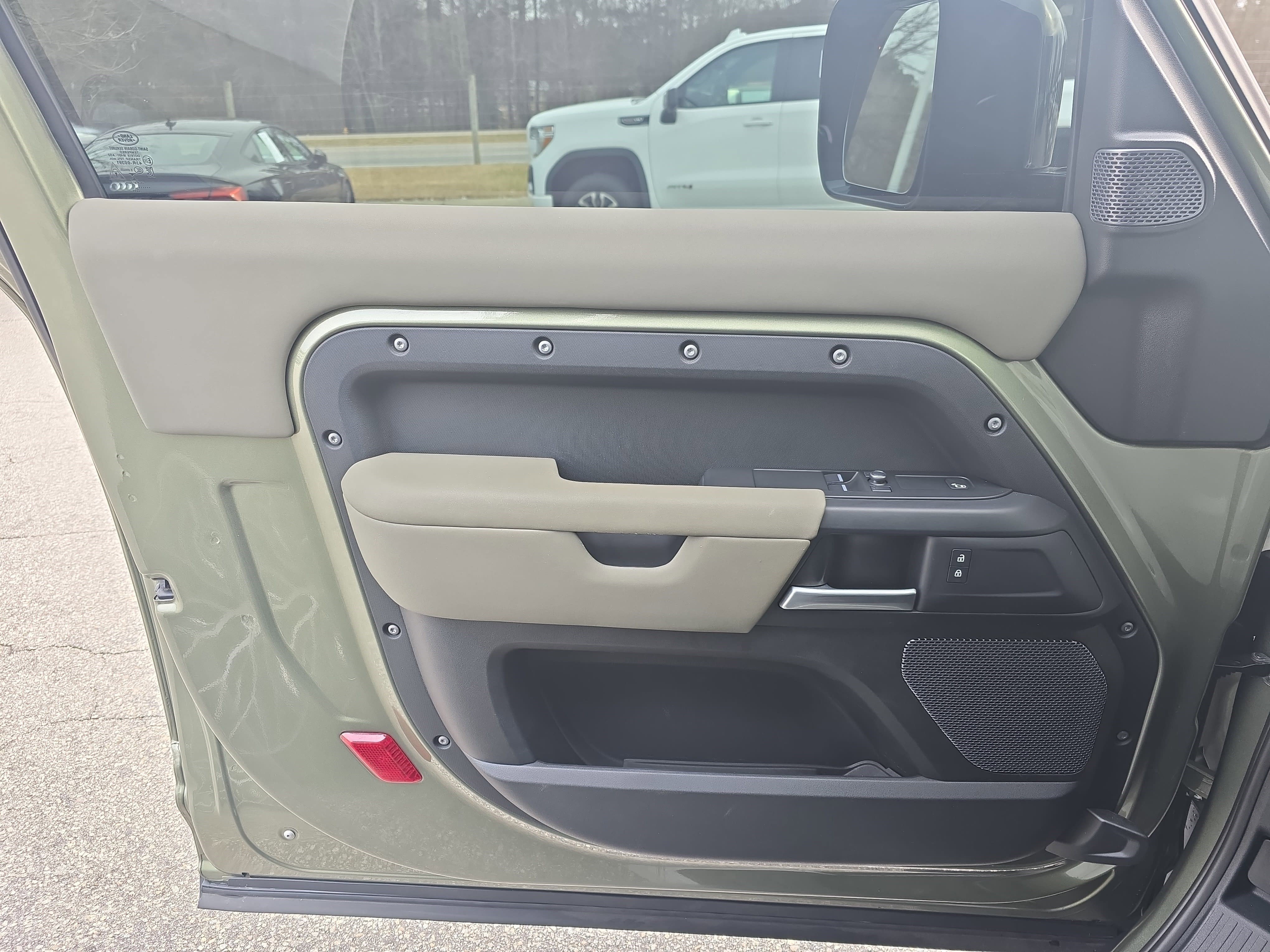 Used 2021 Land Rover Defender 90 S image 24