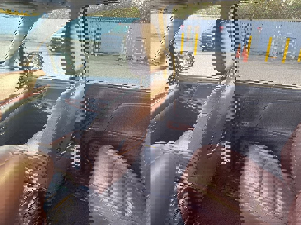 Used 2017 Toyota Sienna Limited Premium image 17