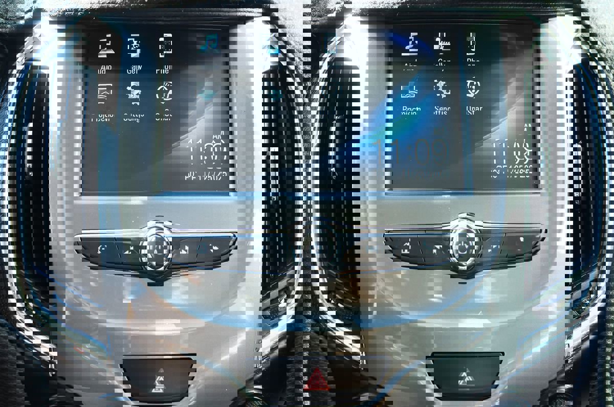 Used 2018 Chevrolet Cruze LT image 47