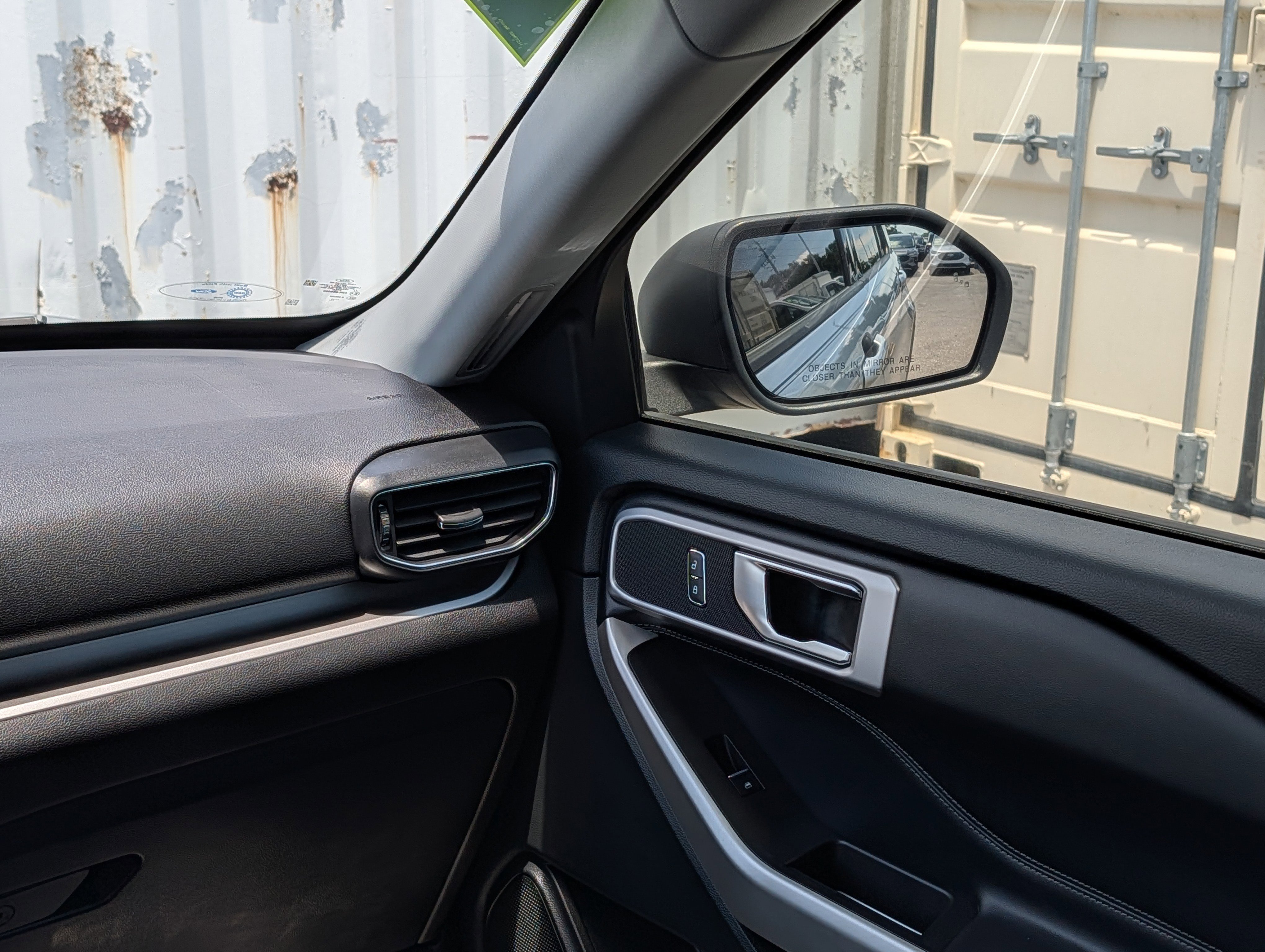 Used 2021 Ford Explorer XLT w/ Equipment Group 202A RWD image 18
