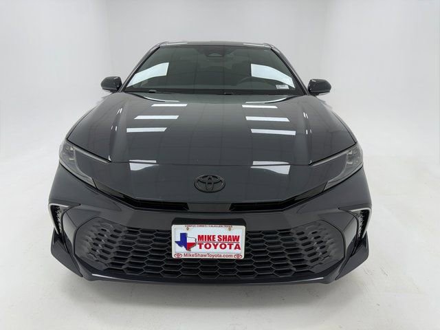 Used 2025 Toyota Camry XSE FWD image 3