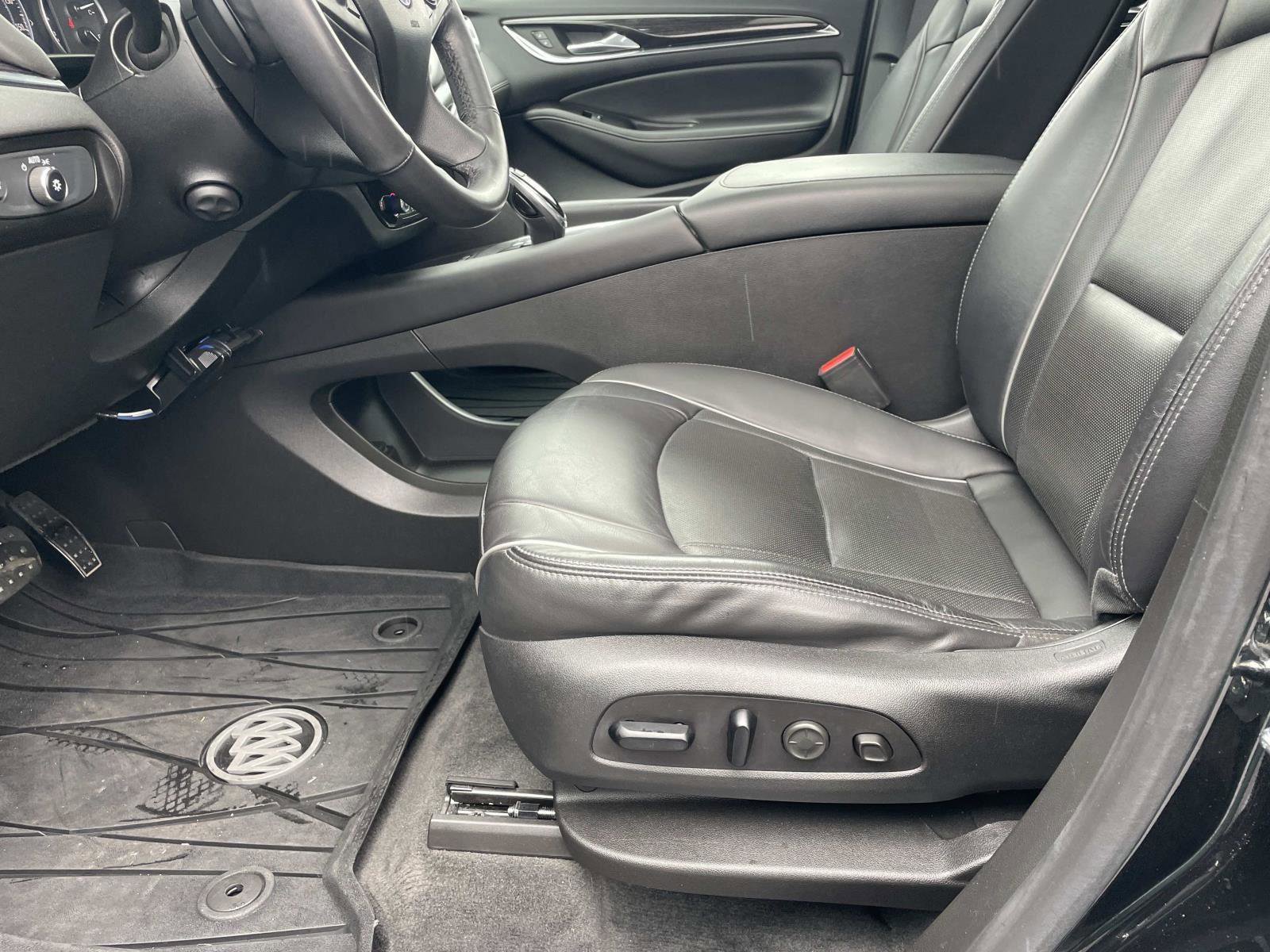 Used 2020 Buick Enclave Avenir w/ Avenir Technology Package image 18