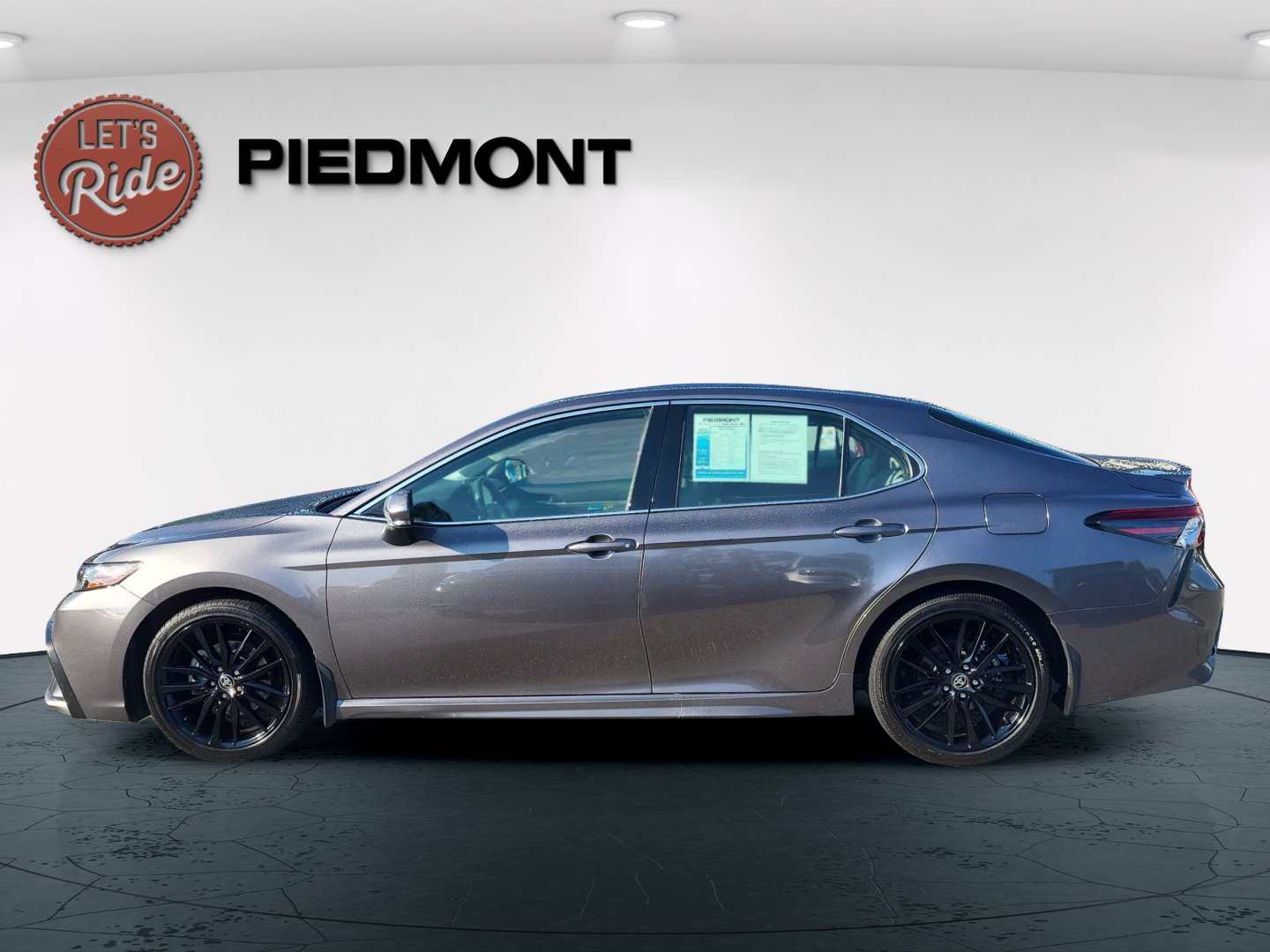 Used 2022 Toyota Camry XSE AWD/4WD image 8