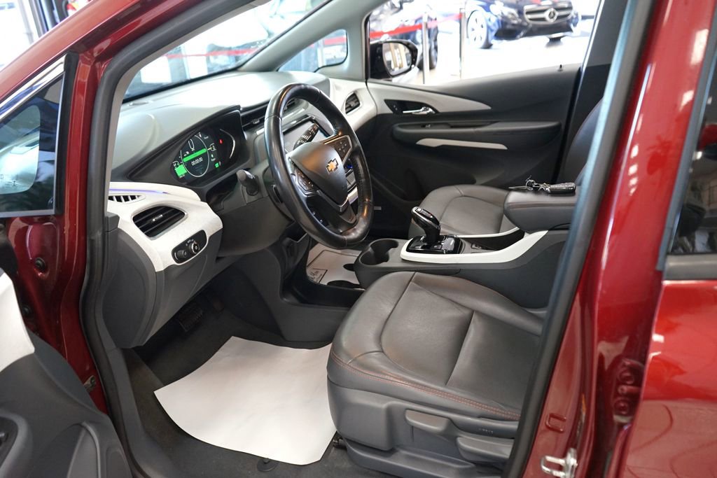 Used 2018 Chevrolet Bolt Premier w/ Driver Confidence II Package FWD image 28