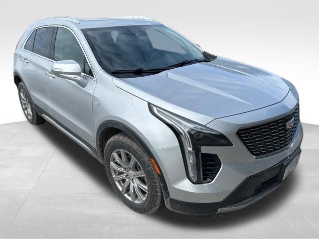 Used 2021 Cadillac XT4 Premium Luxury w/ Enhanced Visibility Package AWD/4WD image 3