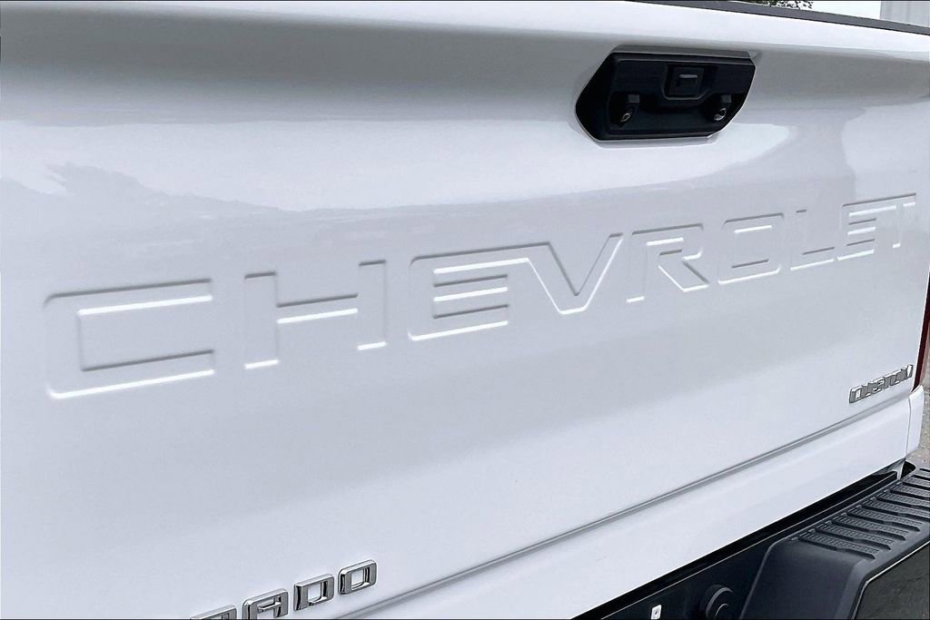 Used 2025 Chevrolet Silverado 2500 Custom w/ Custom Value Package AWD/4WD image 8