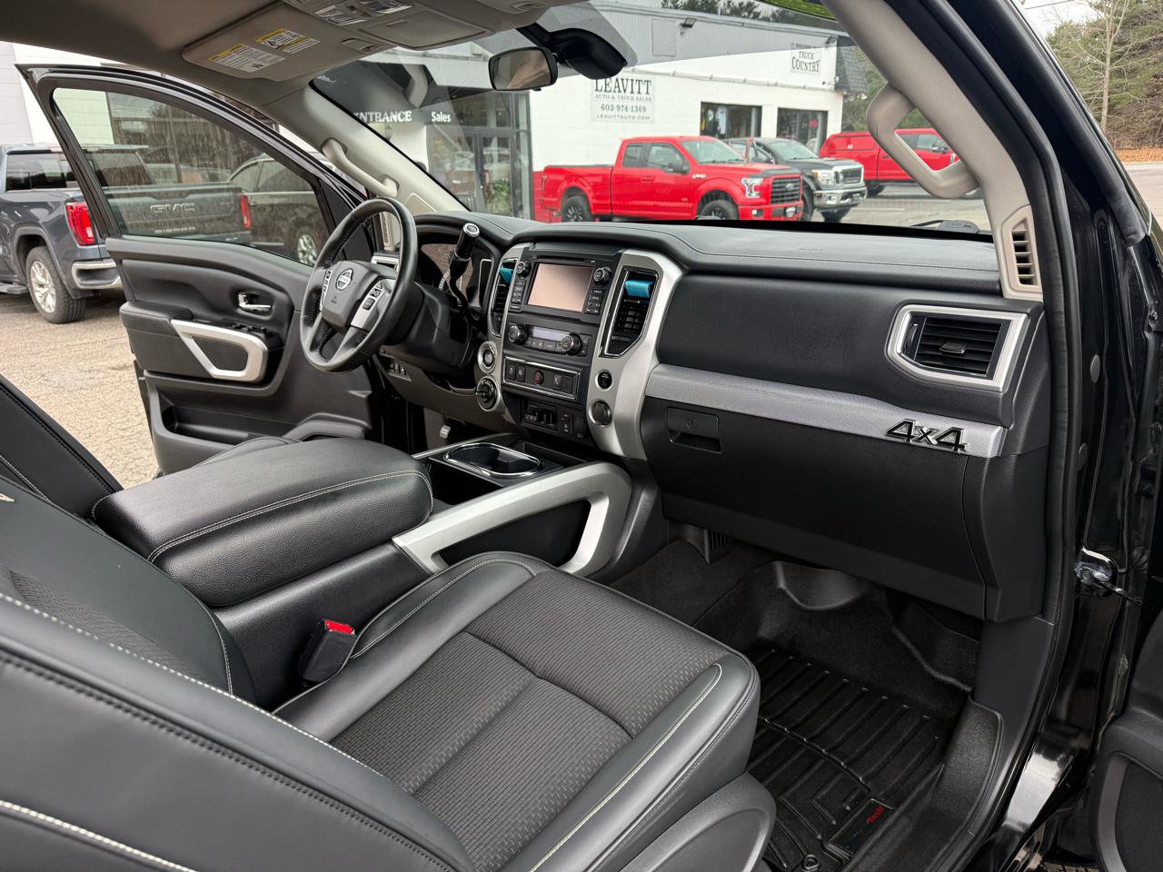 Used 2017 Nissan Titan PRO-4X image 21