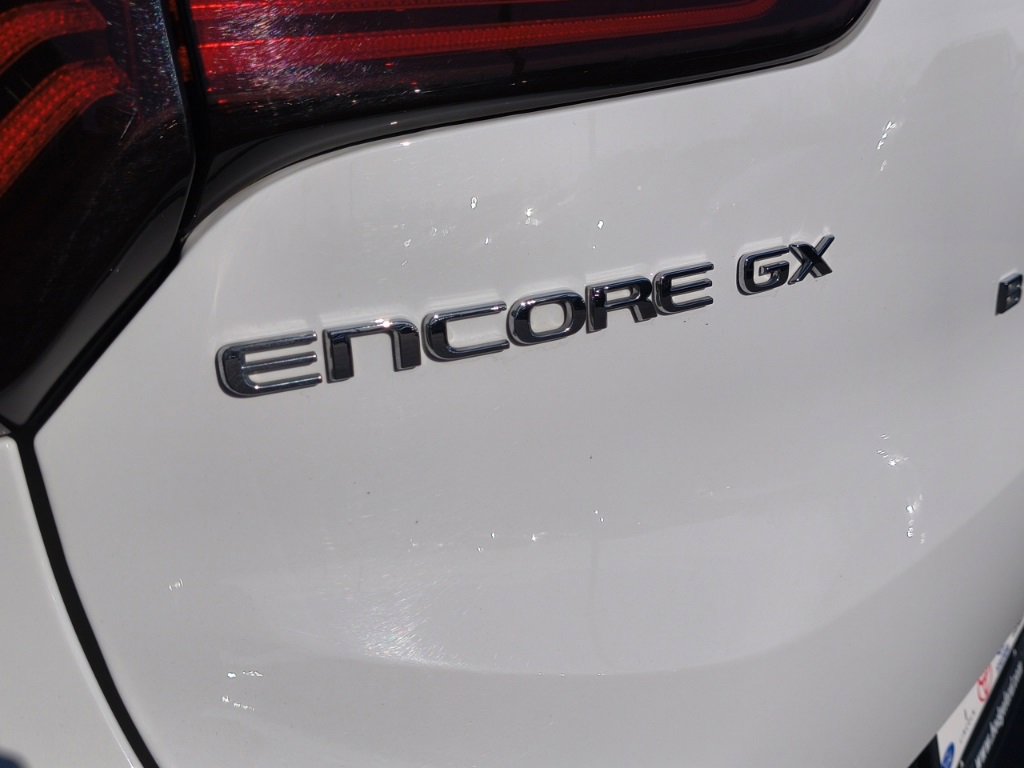 Used 2024 Buick Encore GX Sport Touring image 10