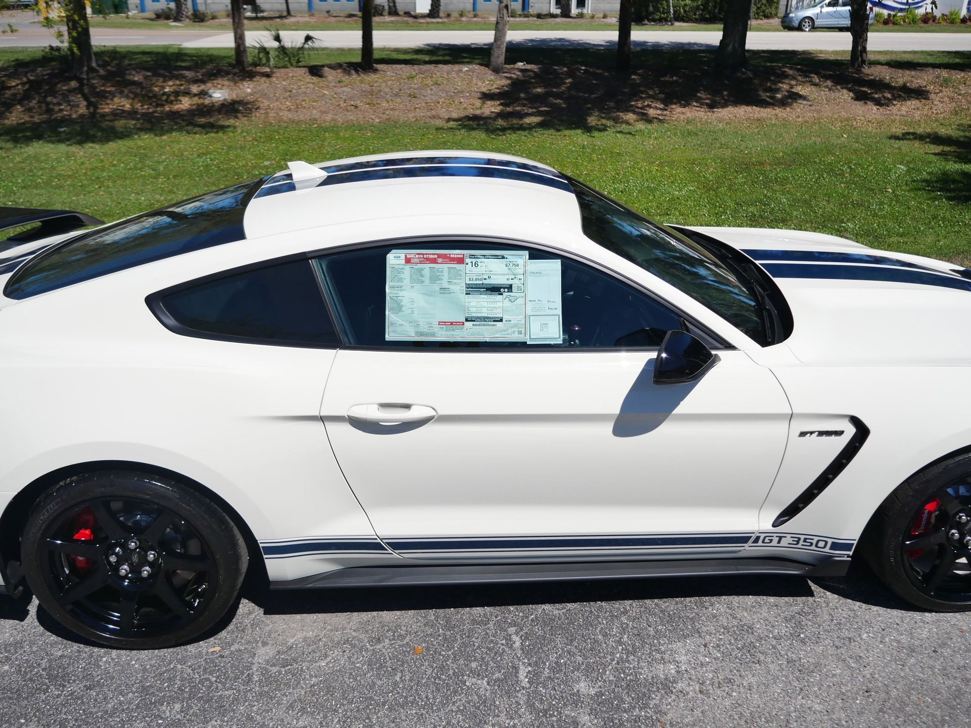Used 2020 Ford Mustang Shelby GT350R w/ GT350R Equipment Group 920A RWD image 64