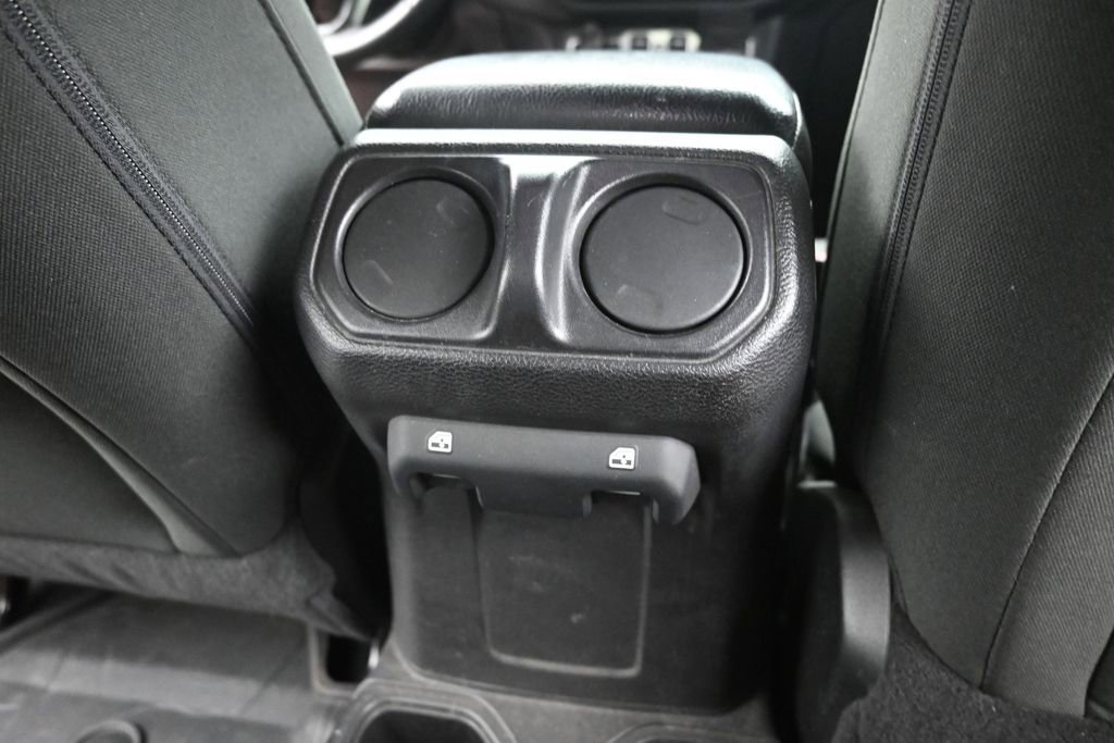 Used 2018 Jeep Wrangler Unlimited Sport S AWD/4WD image 12