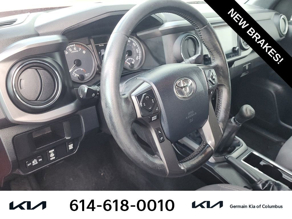 Used 2016 Toyota Tacoma TRD Off-Road image 18