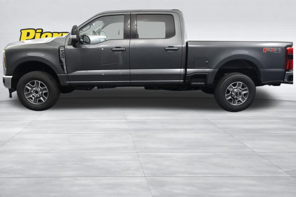 New 2026 Ford F350 Lariat w/ FX4 Off-Road Package image 2