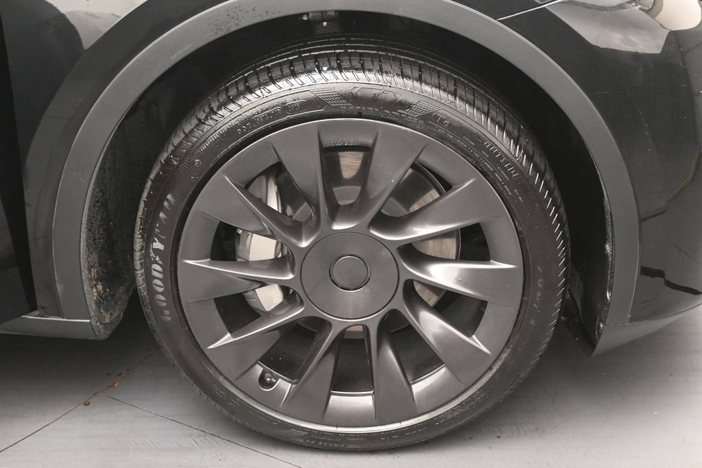 Used 2023 Tesla Model Y Long Range AWD/4WD image 34