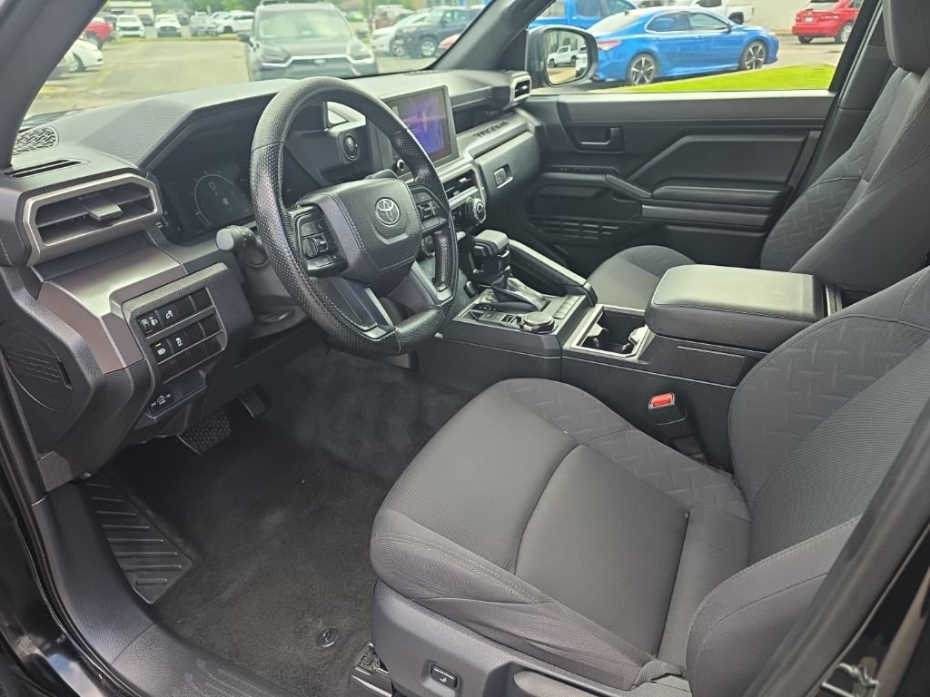 Certified 2025 Toyota Tacoma SR5 AWD/4WD image 8