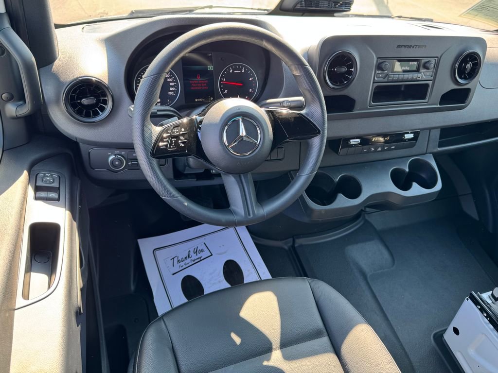 Used 2025 Mercedes-Benz Sprinter 2500 image 19