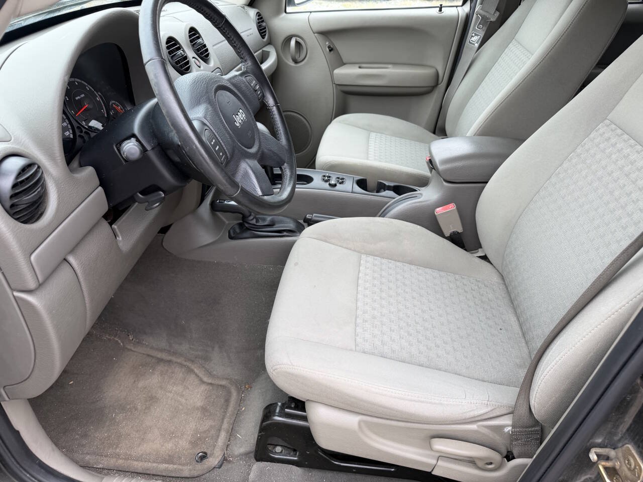 Used 2006 Jeep Liberty Sport AWD/4WD image 14