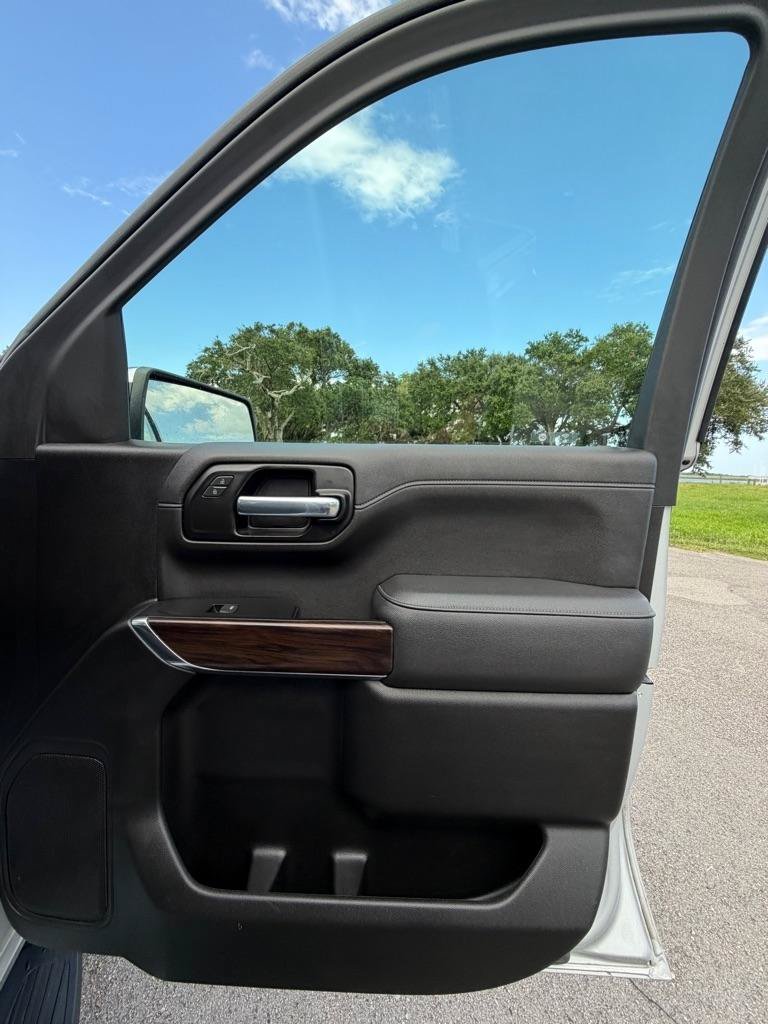 Used 2021 GMC Sierra 1500 SLT AWD/4WD image 16