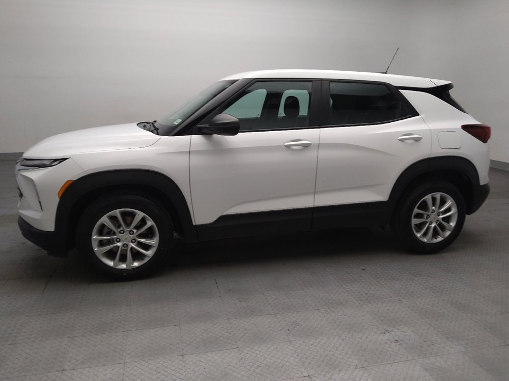 Used 2024 Chevrolet TrailBlazer LS FWD image 2