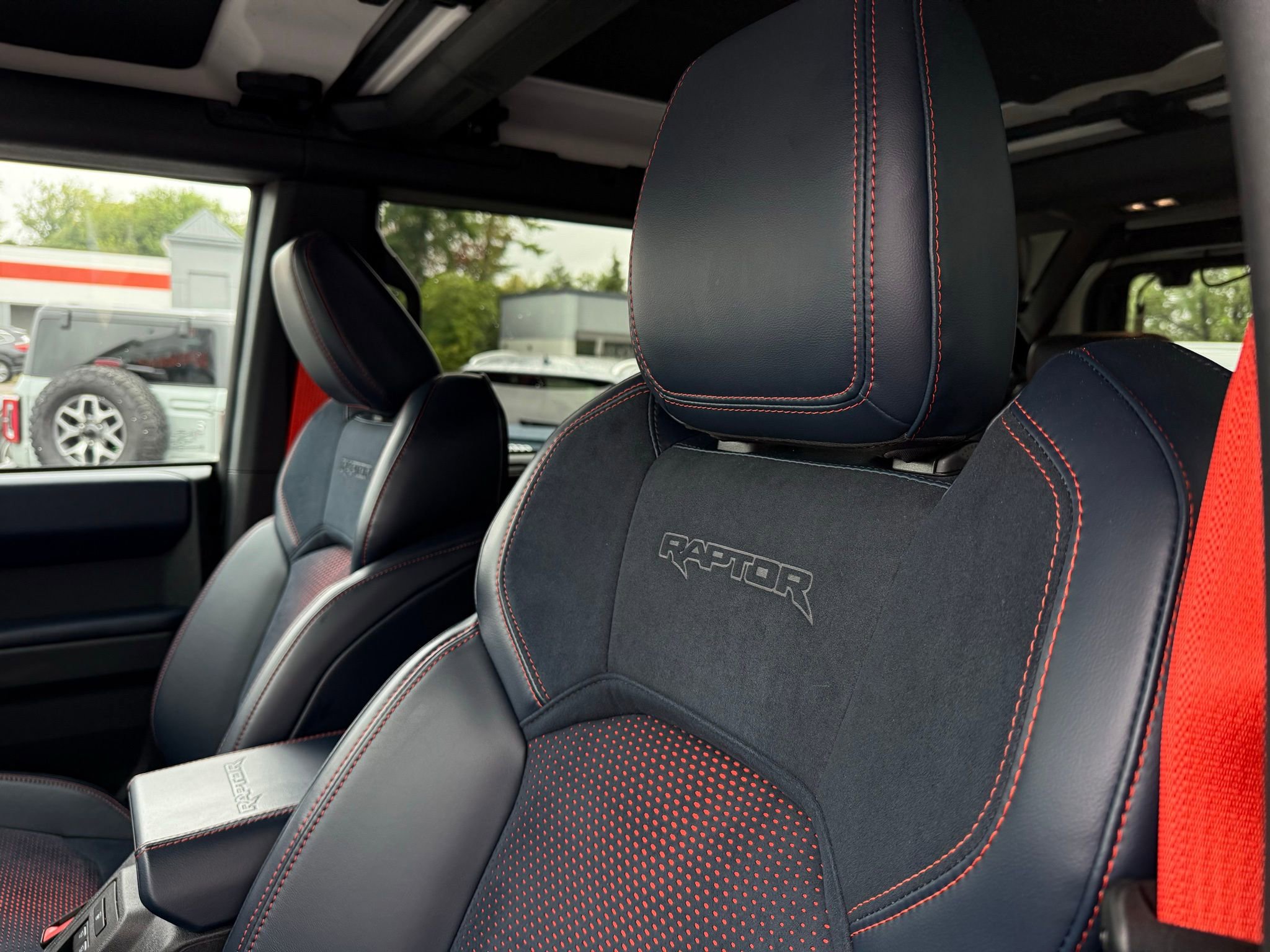 Used 2024 Ford Bronco Raptor w/ Interior Carbon Fiber Pack 6 image 28
