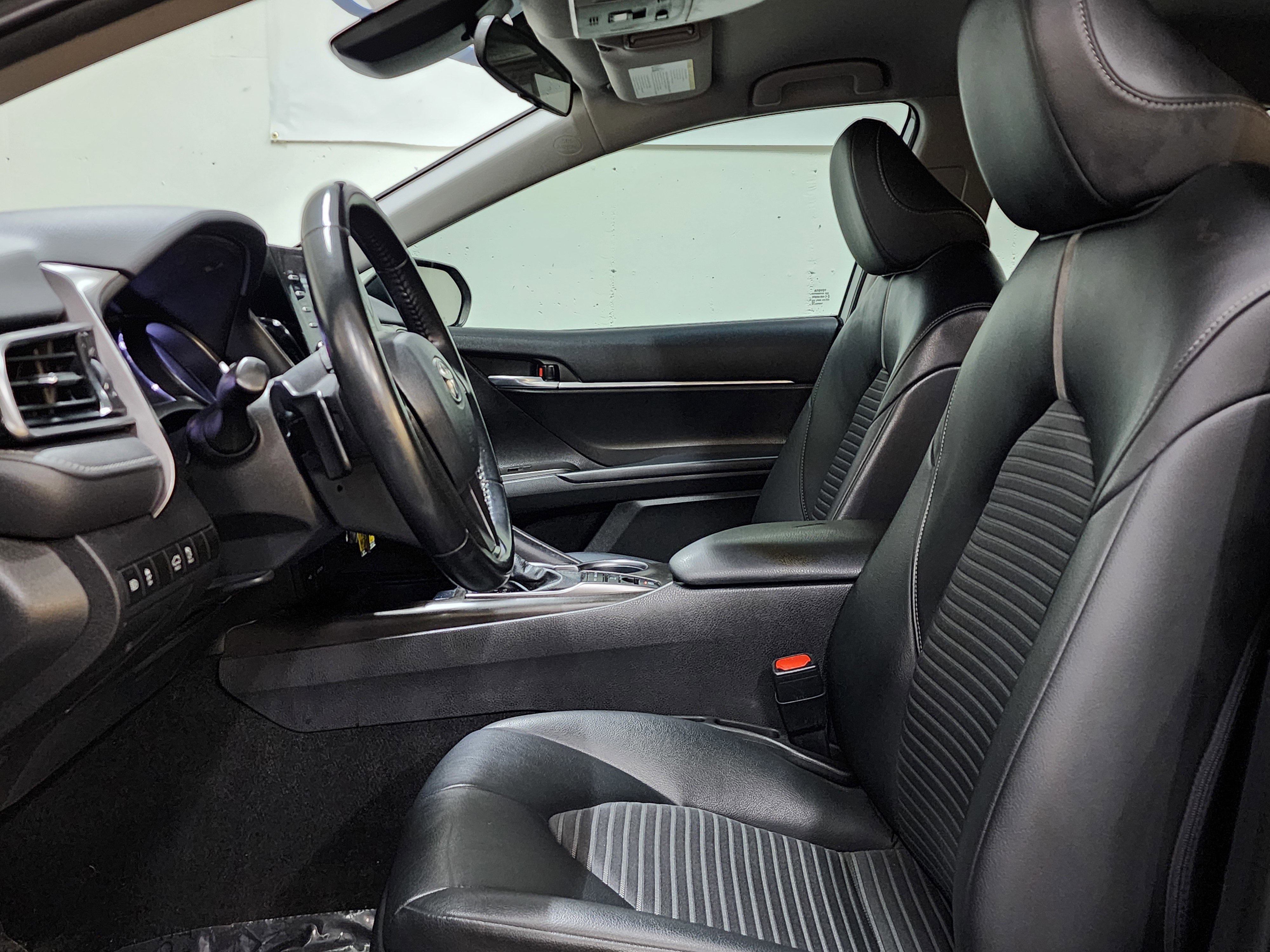 Used 2022 Toyota Camry SE image 13