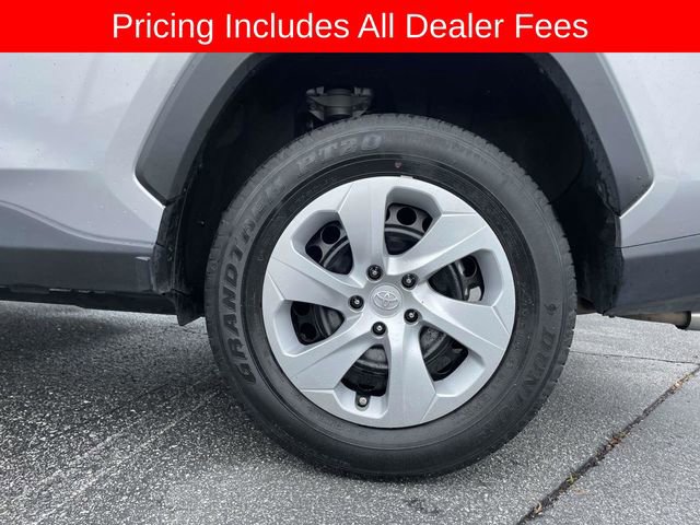 Used 2024 Toyota RAV4 LE FWD image 9