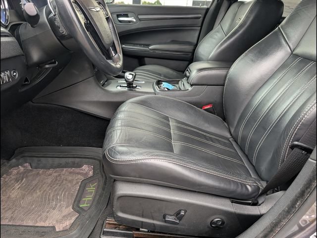 Used 2014 Chrysler 300 S RWD image 8