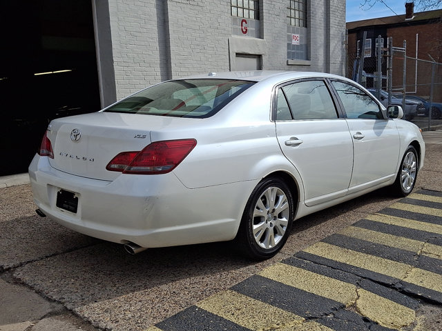 Used 2009 Toyota Avalon XLS image 6