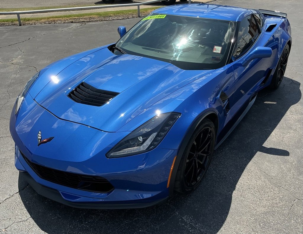 Used 2019 Chevrolet Corvette Grand Sport w/ Carbon Flash Badge Package image 5