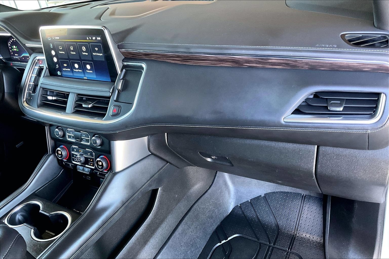 Used 2022 Chevrolet Tahoe Z71 w/ Z71 Off-Road Package AWD/4WD image 24