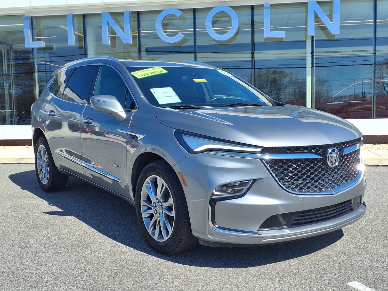 Used 2023 Buick Enclave Avenir w/ Avenir Technology Package AWD/4WD image 2