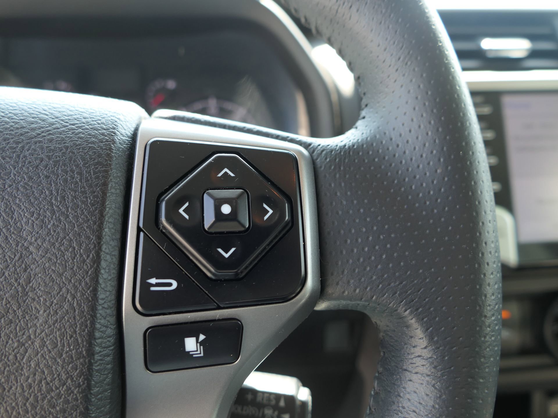 Used 2024 Toyota 4Runner SR5 image 16