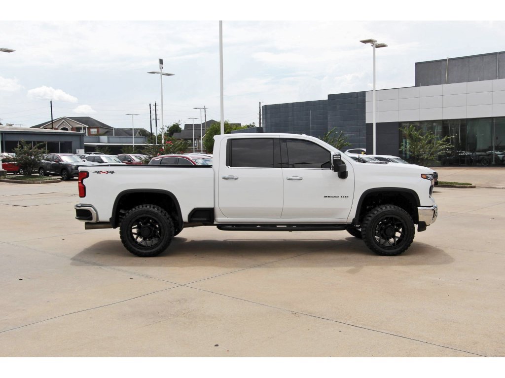Used 2025 Chevrolet Silverado 2500 LTZ w/ LTZ Convenience Package AWD/4WD image 5