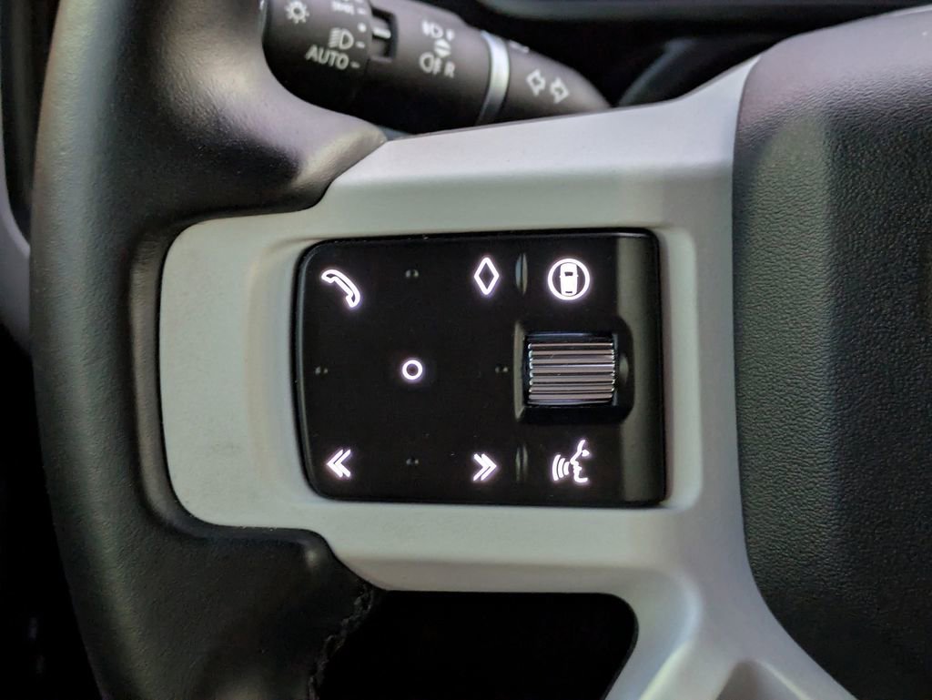 Used 2025 Land Rover Defender 130 S image 28
