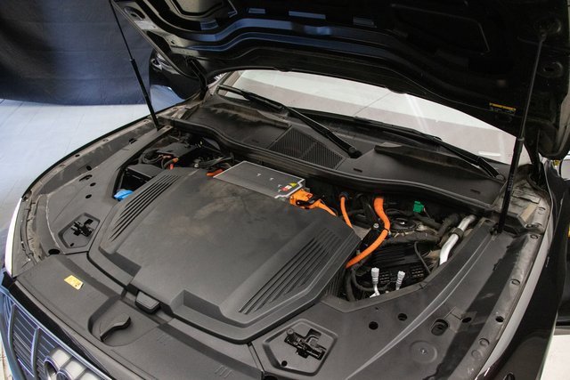 Used 2022 Audi e-tron Premium Plus w/ Premium Plus Package image 30