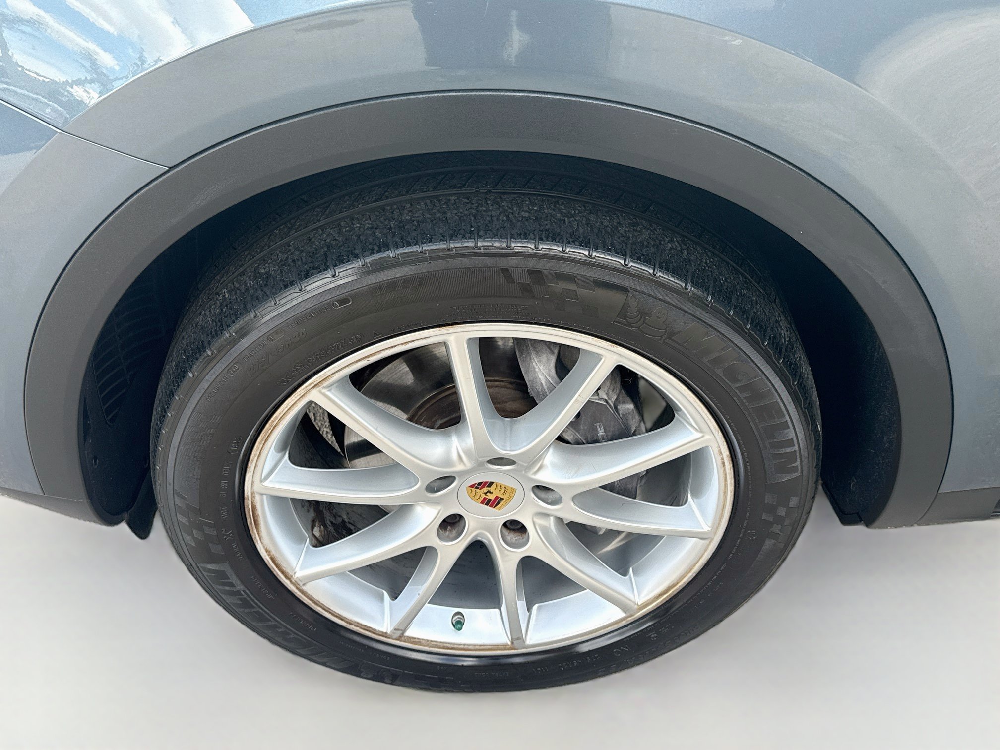 Used 2020 Porsche Cayenne w/ Premium Package AWD/4WD image 35