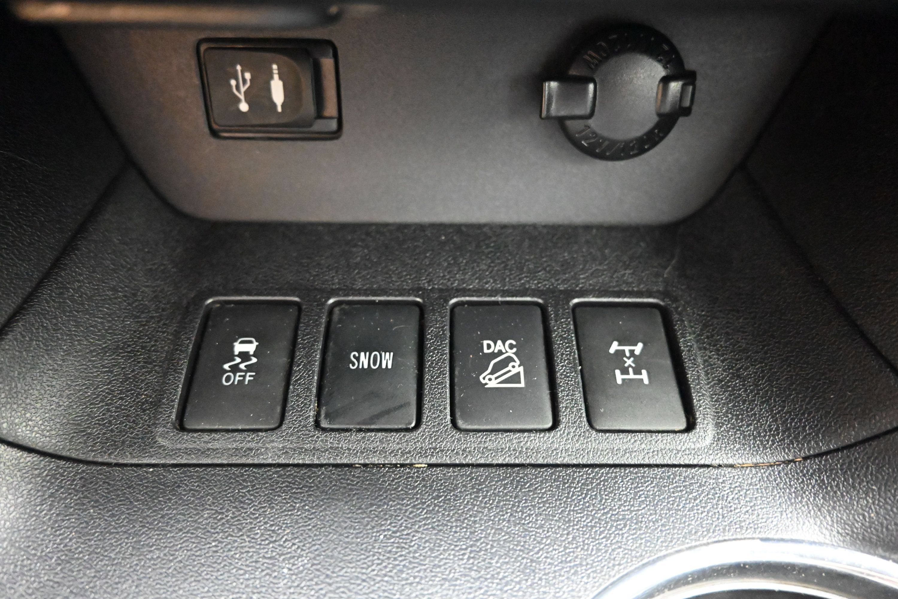 Used 2015 Toyota Highlander Plus AWD/4WD image 19