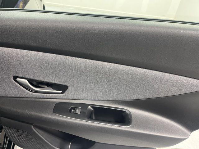 New 2026 Hyundai Elantra Limited FWD image 25